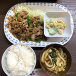 居喰処 光 - 2020/11/30
      本日の日替り 焼肉定食 500円