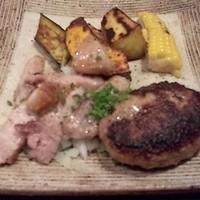 鉄板焼き あおやま - お肉の盛り合わせ定食　豚肉＆ハンバーグ