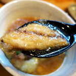 いわし亭 - 茄子・なめこ・大根おろし・鰹節、その底からいわしの揚げ出しが顔を出す