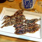 いわし亭 - いわしみりん干し（￥370）。あとを引く甘みと旨味！　これはしみじみと旨いね～