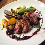 オー・ペシェ・グルマン - フォアグラの入った鴨胸肉のロースト カシスとグリーンペッパーソース2,400円