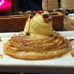 オー・ペシェ・グルマン - アップルパイ750円