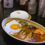 Waya - スープカレー・チキン　＊目玉焼きトッピング