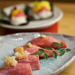 Kitashinchi Yakiniku Kikuchi - 赤身寿司と霜降り寿司
