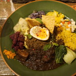 カレーショップ初恋 - あいがけ＝キーマ＋香港牛腩