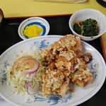 中華飯店 ごくう - 本日のサービス品油淋鶏定食ご飯大盛り