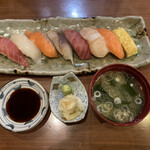 Umihe - お寿司8貫盛り合わせ600円