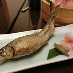 Rankei Sou - 串焼き鮎とマタタビ塩漬け