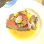 La Brianza - 金目鯛のグアツェット。リグーリア料理のアクアパッツァ。金目鯛ぷりっと甘みあるおいしさ、旨みの凝縮されたスープにパンを浸して堪能しました♡