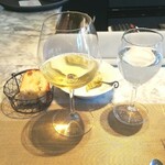 La Brianza - お料理に合わせて選んで下さった樽熟成カリフォルニアのシャルドネ。お料理ととても合い楽しめました。この日はジビーフスペシャルでしたね♡