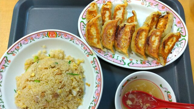 餃子の王将 阪急高槻店 高槻市 中華料理 食べログ 餃子の王将 阪急高槻店 高槻市 中華料理 食べログ