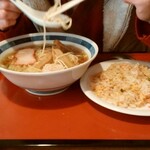 よこはま風ラーメンめんふく - チャーハンセット800円（半チャーハン）