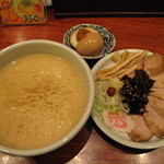らーめん山頭火 - とろ肉らーめん(塩)＋香味玉子 4/15