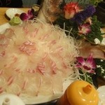 実家 - 鯛をまるごと一匹使ったお刺身！