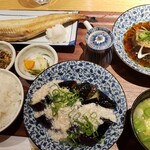 うみの食堂 - 　　おかず３品の定食 1180円+税
      ほっけ、角煮、揚げなすのひき肉あんかけ
