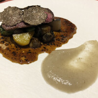 ラ ターブル ド クラージュ - 【ヴィヤンド】アイルランド産牛フィレ肉、秋トリュフ（伊産）。菊芋ソース。インカのめざめ、エリンギ、ブロッコリー、京紫大根、黒大根、スナップエンドウ、丹羽黒豆など