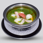 Prawn Saag（奶油海鮮咖哩配鮮蝦和菠菜）