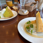 コトイロカフェ - 小松菜のシフォンケーキ