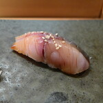 伊勢鮨 - 九州・さば漬け（￥495）。マグロの漬けはよく見るが、サバは珍しいと思う