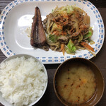 居喰処 光 - 2020/12/01
      本日の日替り 肉野菜炒め カツオのハラモ 500円
