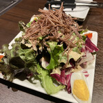 焼肉 じゅん - 特製サラダ（小形牛自家製コーンビーフのせ）