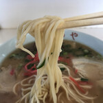 Tora Ya Ramen - 中太麺です