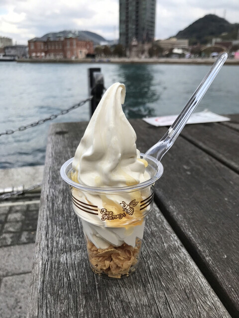 蜂蜜専門店のソフトクリーム』by KANIYAN : Bee Honey 門司港店 (ビー