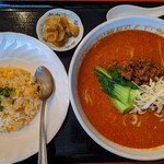 瑛翔楼 - '20.12〈担々麺+ハーフ炒飯〉お昼のサービス定食