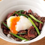 Grilled horse meat pickled rice bowl