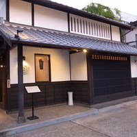 旬彩天 つちや - 江坂駅から西に徒歩5分強。住宅街に佇んでます。