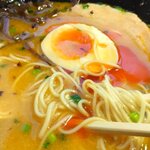 麺屋 双喜 - もう1枚パシャッ！　愛情込めて最後の麺の1本まで、最後の1滴のスープまでいただきます。