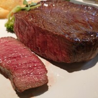 Bistro Sifflet - 国産黒毛和牛ランプ肉のステークフリット断面✨