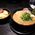 麺屋 風火 - 豚骨ネギ多め麺堅め めんたまご飯。