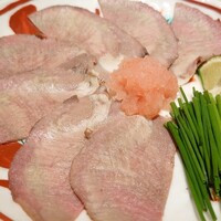 肉寿司 肉和食 KINTAN コレド室町 - 牛舌のてっさ