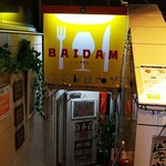 BAIDAM - 店の入り口、地下にあります。