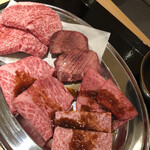 和牛放題の殿堂 秋葉原 肉屋横丁 焼肉 - 