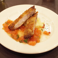 紅花別館 - サンタモニカ(4500円)の豚ロース肉のカツレツ ケッカーソース