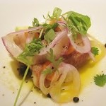 Fujiya 1935 - 天然のウナギ、赤玉ねぎ、黄パプリカ