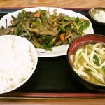 上原商店 - 牛肉ピーマン (650円)