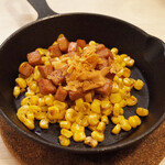 トンテキ食堂8 - バターコーンスパスパのせ(400円)