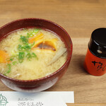 あんみつの深緑堂 - 豚汁雑煮(並盛り550円)