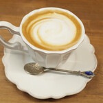 あんみつの深緑堂 - カフェラテ(500円)