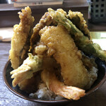 居喰処 光 - 2020/12/02
      天丼 1,000円 チャージ 100円