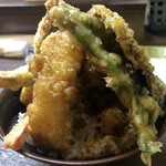 居喰処 光 - 2020/12/02
      天丼 1,000円 チャージ 100円