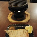 朝炭火居酒屋 炎 - 鶏一夜干し炙り焼き 490円