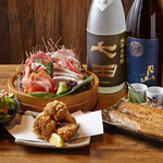 Echigoya Kamemaru - 刺身盛り合わせ七種三貫、特選若鶏の唐揚げ、亀丸サラダ、縞ホッケ焼き