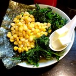 家系ラーメン ジェット家 - ラーメン700円+ほうれん草100円+コーン100円+バター100円