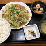 なかうらわ食堂 - 牛ホルモン味噌野菜炒め定食