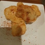 幸せを感じるワインと空飛ぶ唐揚げバル バル平 - 