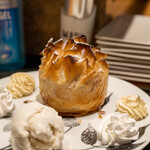 わいん食堂 Chez とし - 紅玉キャラメリゼのパートフィロ包み（2,000円）